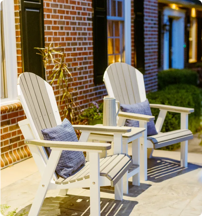 adirondak chair w cupholder, light gray and white